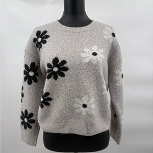 Light Gray Crewneck Sweater with Black & White Daisy Motifs